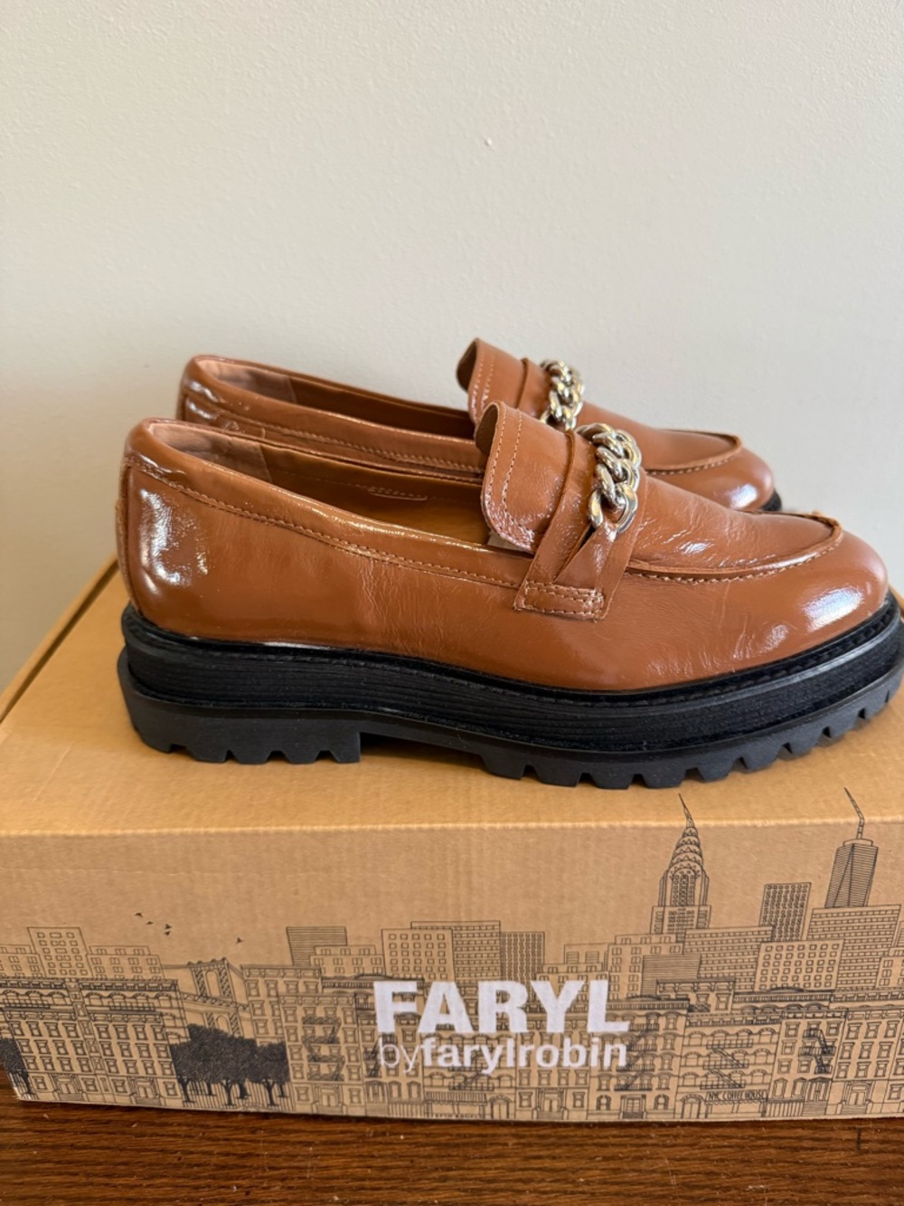 Faryl Farylrobin Raine Brown Cognac Patent Chain Loafers NEW